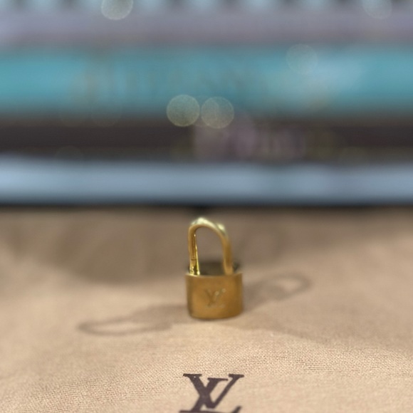 EUC LV Padlock with corresponding Key 🔐 #307 - Picture 5 of 5